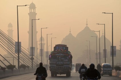 lahore fog