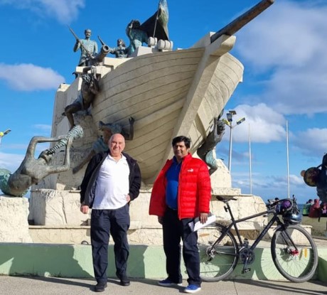 دو سیاحوں نے چار روز میں ساتویں براعظم کا سفر مکمل کرلیا