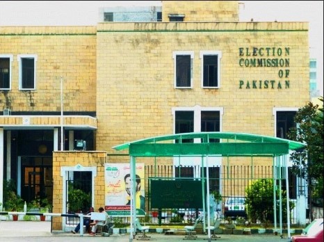 الیکشن کمیشن نے پنجاب اور کے پی کے میں تقرریاں وتبادلوں پر پابندی لگادی