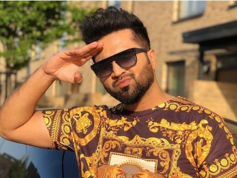 پہلے عاطف اسلم کے گانوں کی دھن بجا کر گیٹار بیچا کرتا تھا،فلک شبیر