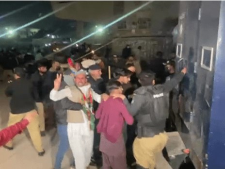 کراچی:پیپلز پارٹی اور پی ٹی آئی کارکنوں میں تصادم کا مقدمہ درج