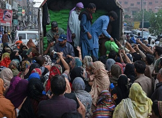 مفت آٹے کی تگ ودو میں ابتک6 افراد جا ن سے ہاتھ دھو بیٹھے