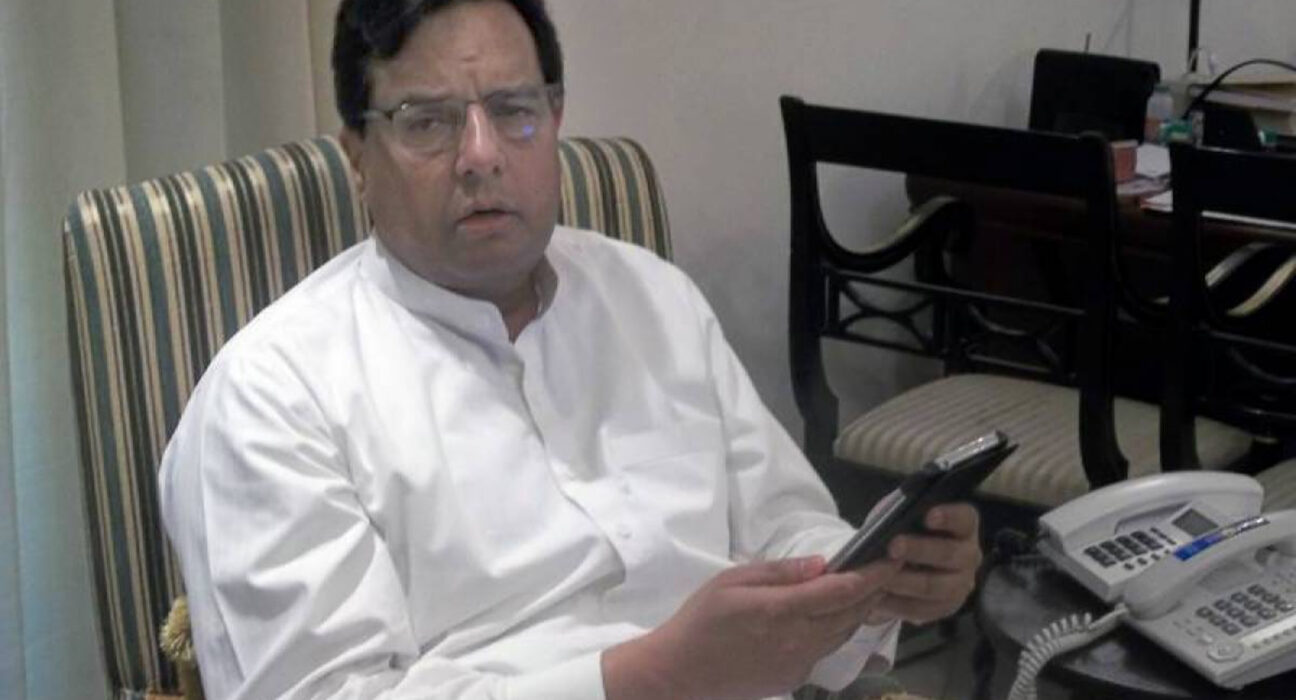 سیاستدانوں کو کام کرنے دیں، ان کو پتہ ہے الیکشن کب کروانے ہیں، کیپٹن صفدر