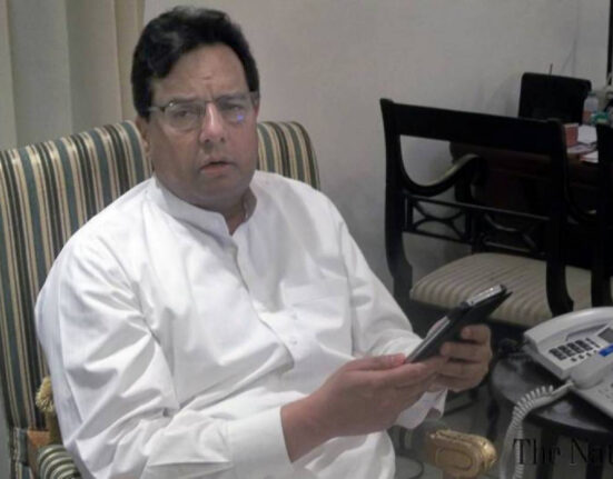 سیاستدانوں کو کام کرنے دیں، ان کو پتہ ہے الیکشن کب کروانے ہیں، کیپٹن صفدر