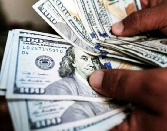 dollar انٹر بینک میں ڈالر کی قدر میں بڑا اضافہ