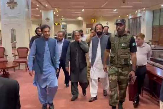 hamza shahbaz ن لیگ کے مرکزی رہنما حمزہ شہبا ز وطن واپس پہنچ گئے