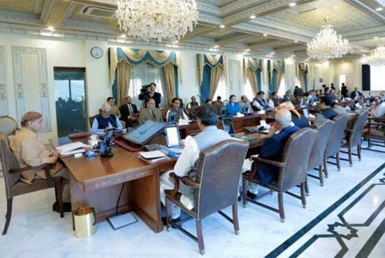 وفاقی حکومت کا ملک میں افراتفری پھیلانیوالوں کیساتھ سختی سے نمٹنے کا فیصلہ