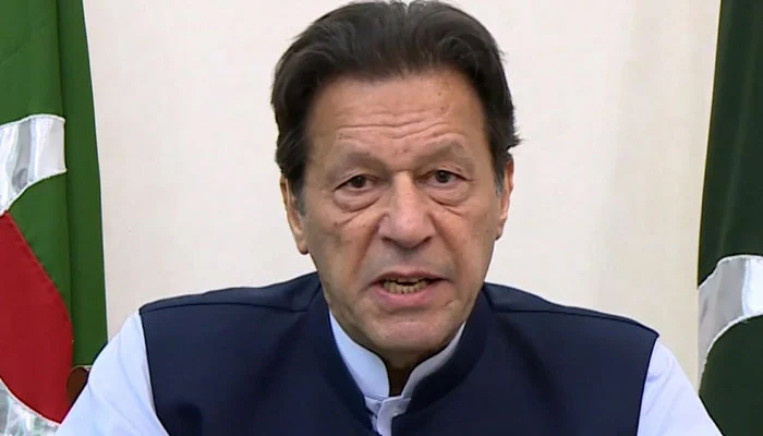 زمان پارک میں ہی ہوں جس کو مارنا ہے آکر مار دے، عمران خان