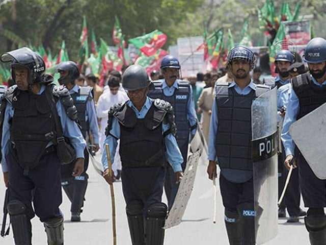 اسلام آباد اور لاہور میں کریک ڈاؤن، پی ٹی آئی رہنماؤں اور کارکنوں کے گھروں پر چھاپے