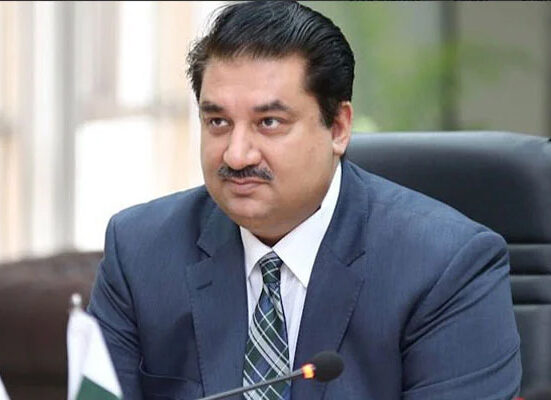 عمران ایک اور مقدمے سے بچنا چاہتے ہیں تو بجلی کا بل ادا کریں، خرم دستگیر