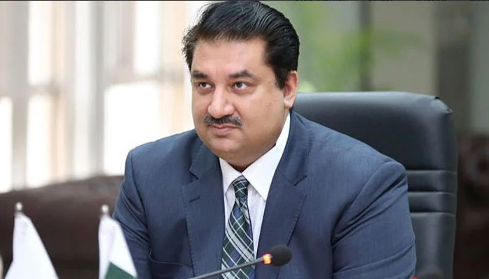 عمران ایک اور مقدمے سے بچنا چاہتے ہیں تو بجلی کا بل ادا کریں، خرم دستگیر