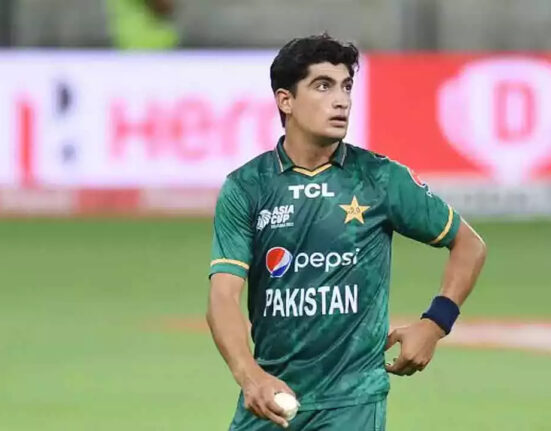 نسیم شاہ سے میچ کے دوران مداح کا دلچسپ سوال