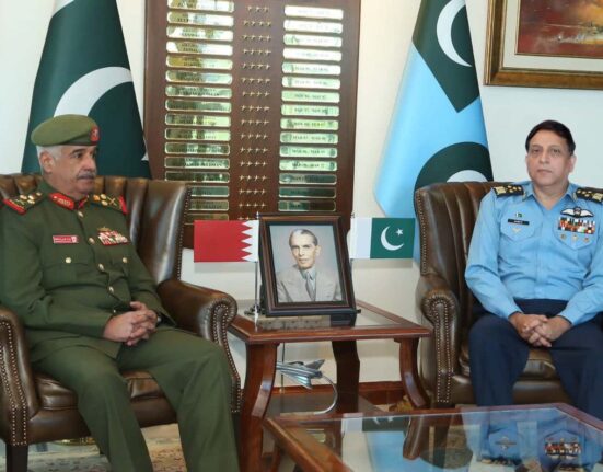 paf کمانڈر بحرین نیشنل گارڈ کی ائیر ہیڈ کوارٹرز اسلام آباد کے دورے کے دوران سربراہ پاک فضائیہ سے ملاقات