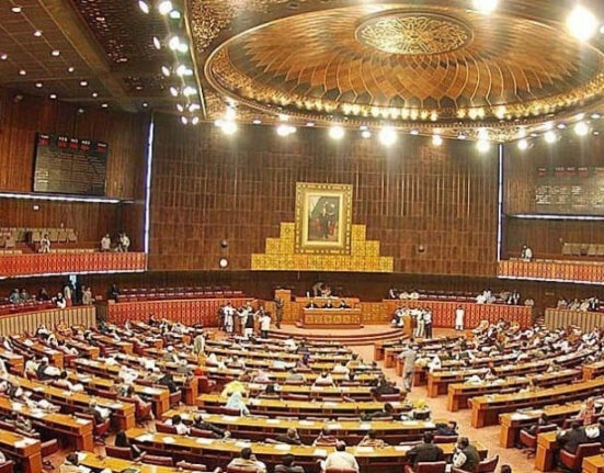 عدالتی اصلاحات سے متعلق بل قومی اسمبلی میں پیش