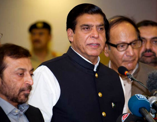 راجہ پرویز اشرف کا سیاسی جماعتوں کو انتخابات ایک دن کرانے کیلئے مل بیٹھنے کا مشورہ