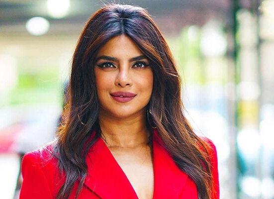 بالی ووڈ میں مجھے گائے کاکوشت کھانے پر مجبور کیا گیا، پریانکا کا انکشاف