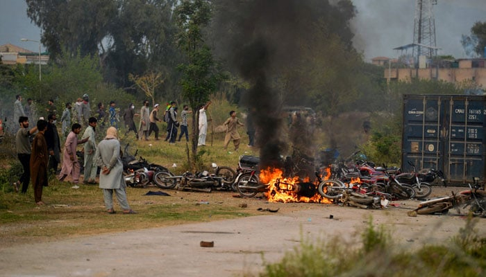 اسلام آباد، پی ٹی آئی رہنماؤں اور کارکنوں کیخلاف دہشتگردی کا مقدمہ درج