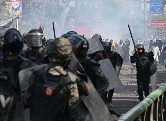 zaman park ہائیکورٹ کی مہلت ختم! عمران خان کی گرفتاری کیلئے پولیس اور رینجرز الرٹ، پی ٹی آئی کارکن بھی جمع