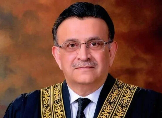 چیف جسٹس پاکستان سمیت 4 ججز کیخلاف سپریم جوڈیشل کونسل میں شکایت دائر