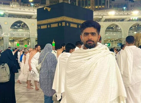 بابر اعظم نے عمرے کی سعادت حاصل کرلی