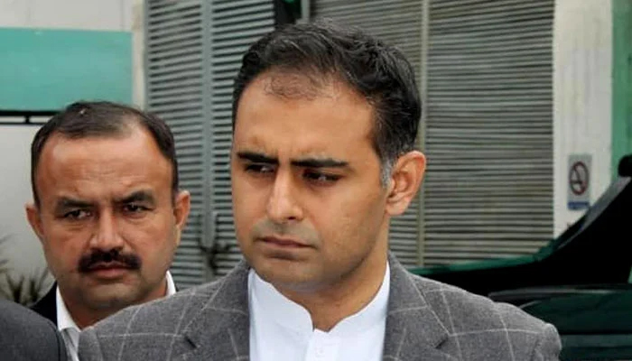 خان صاحب کی تباہی کی وجہ ان کے 4 وزرائے خزانہ تھے ، بلال اظہر کیانی