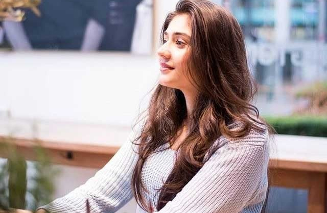 درفشاں کتنے برس کی ہیں ؟ اداکارہ نے پردہ اُٹھا دیا