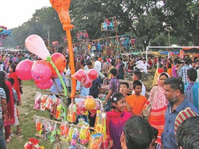 عیدالفطر کے تیسرے روز دعوتوں کا سلسلہ جاری، تفریح گاہوں میں عوام کا رش