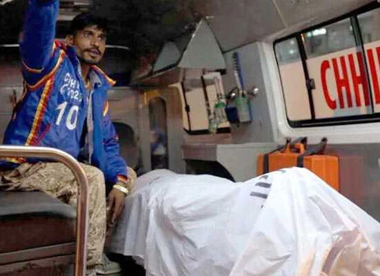 کراچی ، ڈاکوﺅں نے لوٹ مار کے دوران 3 بچوں کے باپ کی جا ن لے لی