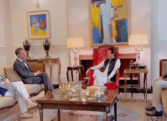عمران خان سے قائم مقام برطانوی ہائی کمشنر کی ملاقات