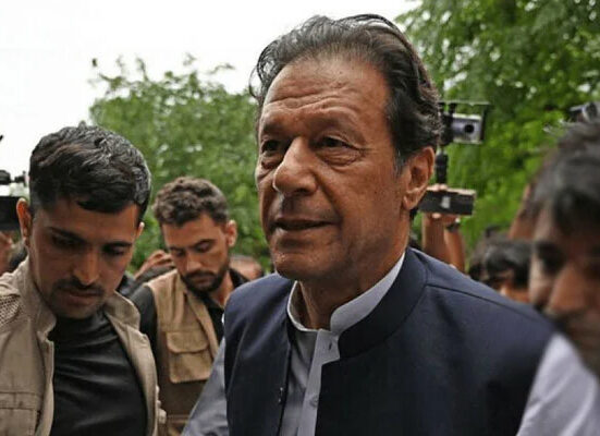 انسداد دہشتگردی عدالت کے طلب کرنے پر عمران خان عدالت پہنچ گئے