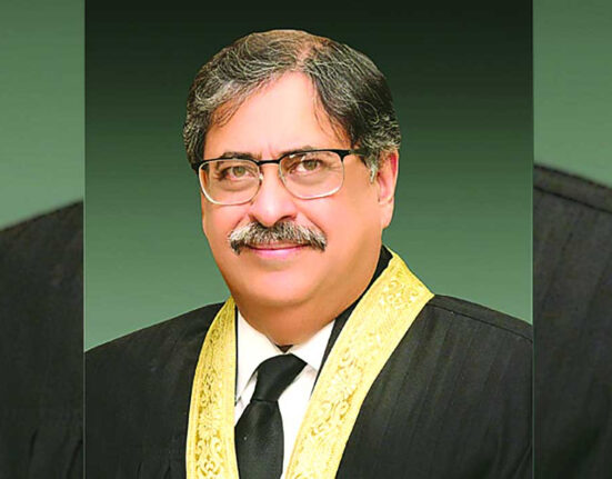 جسٹس اطہر نے انتخابات از خود نوٹس کو چار تین کے تناسب سے مسترد قرار دے دیا