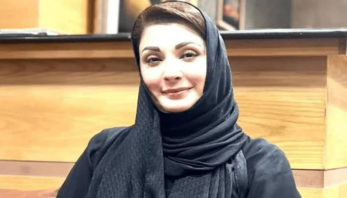 مریم نواز کی عمرہ ادائیگی کے بعد وطن واپسی
