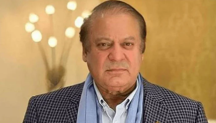 نواز شریف عمرے کی ادائیگی کیلئے سعودی عرب پہنچ گئے