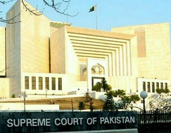 سپریم کورٹ الیکشن کمیشن کو لیول پلیئنگ فیلڈ فراہمی کا حکم دے، پی ٹی آئی کی درخواست