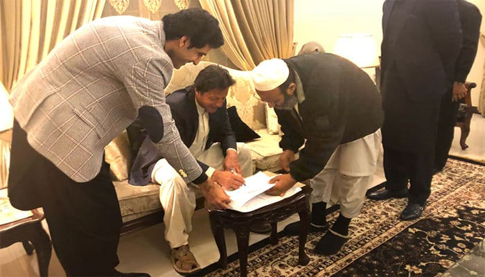 عمران و بشریٰ بی بی کا دوران عدت نکاح ، عون چوہدری گواہی دینگے