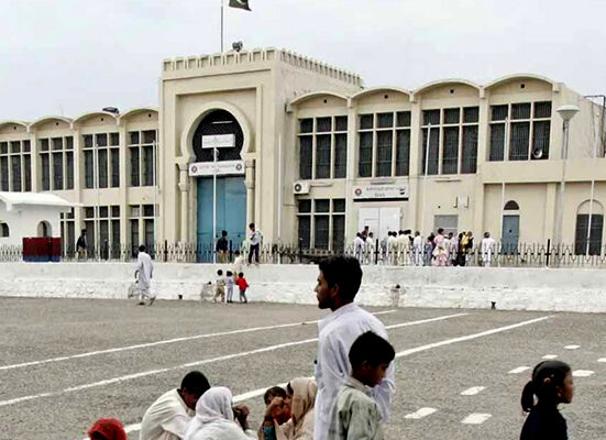 ہنگامہ آرائی میں ملوث وزیراعظم کو گرفتار کرکے اڈیالہ جیل پہنچ دیاگیا