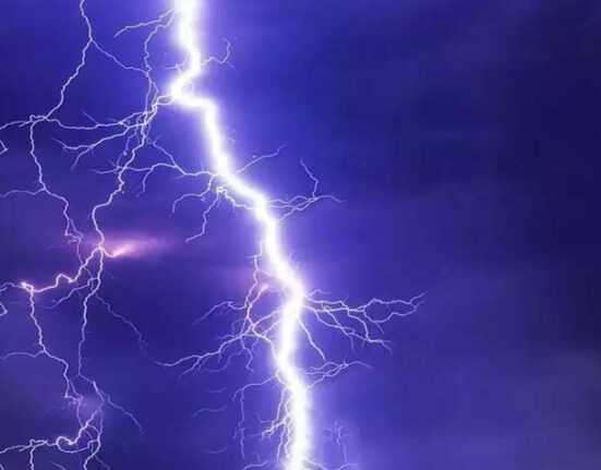 مٹھی میں آسمانی بجلی گرنے سے 6 ہلاک 8 زخمی