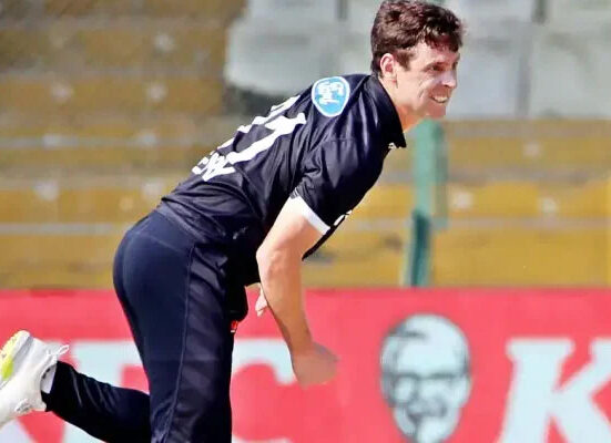 پاکستان کو کچھ کم اسکور پر محدود کرتے تو میچ جیت جاتے ،میٹ ہنری