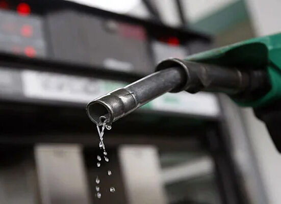کل پیٹرول 17 روپے لیٹر سستا ہونے کا امکان