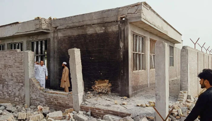 میر علی ،شدت پسندوں نے لڑکیوں کے 2 سکول تباہ کردیے