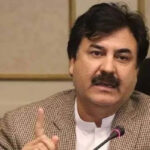مارچ ملتوی کرنے کیلئے خط لکھنے کا معاملہ، شوکت یوسفزئی اپنے خلاف ٹرولنگ پر لائیو شو میں رو پڑے