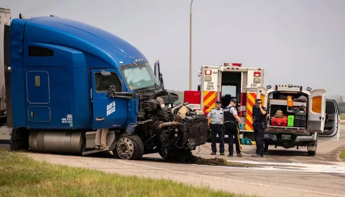 کینیڈا میں ٹرک اور وین کا تصادم ،15 افراد ہلاک