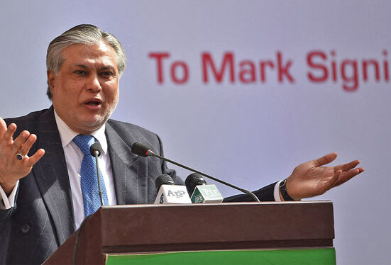 آئی ایم ایف کی مزید 215 ارب روپے کے ٹیکسز کی شرط تسلیم کرلی، وزیر خزانہ