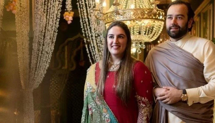 کراچی ، بختاور بھٹو زرداری اہلخانہ کے ہمراہ دبئی روانہ