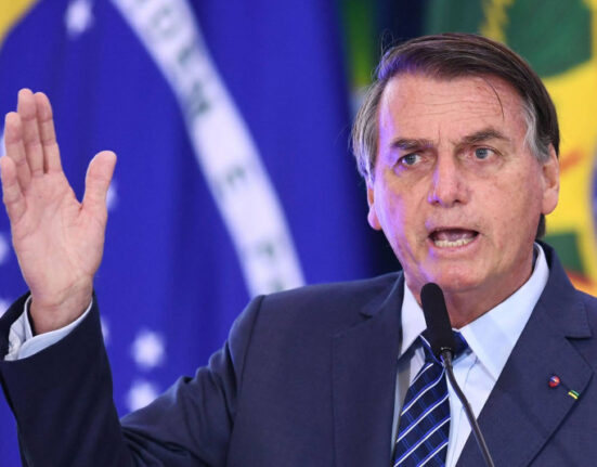 صدارتی انتخابات میں حصہ لینے پر پابندی پیٹھ میں خنجر گھونپنے کے مترادف ہے، بولسونارو