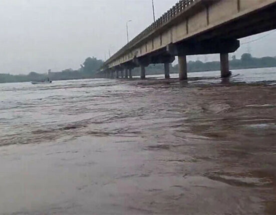 چناب اور ستلج سے اوچ شریف، احمد پور شرقیہ میں تباہی، ایم 5 کا دوسرا حصہ بھی متاثر