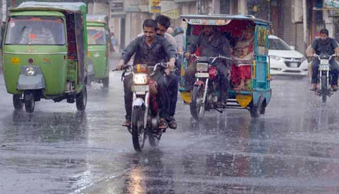 ملک کے مختلف علاقوں میں آج رات سے بارش کا امکان