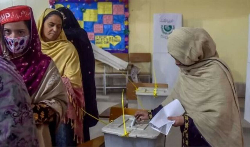 پشاور کی تحصیل متھرا میں ضمنی بلدیاتی انتخابات کیلئے پولنگ جاری