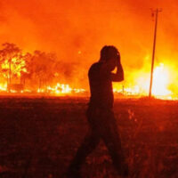 امریکی ریاست ٹیکساس میں زوردار دھماکہ، آئل ریفائنری میں آگ بھڑک اٹھی