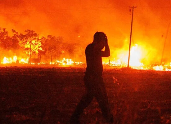 امریکی ریاست ٹیکساس میں زوردار دھماکہ، آئل ریفائنری میں آگ بھڑک اٹھی